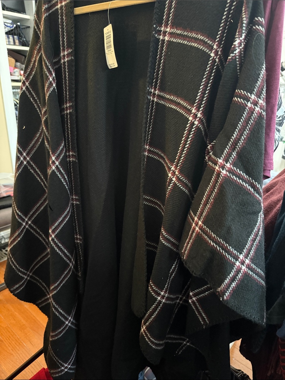 Torrid burgandy black white plaid. One size. NWOT  2 openings for self belt